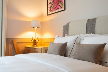 classic-room-details-hotel-geneva